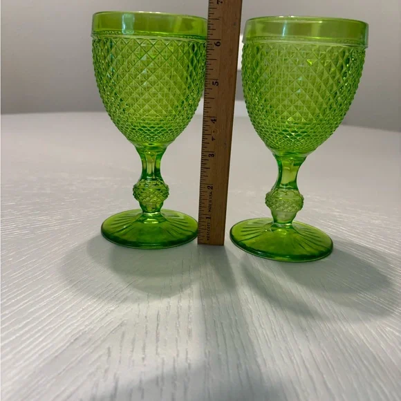 Light Green Diamond Point Wine Glasses Water Goblets Set of 2 - Picture 8 of 13